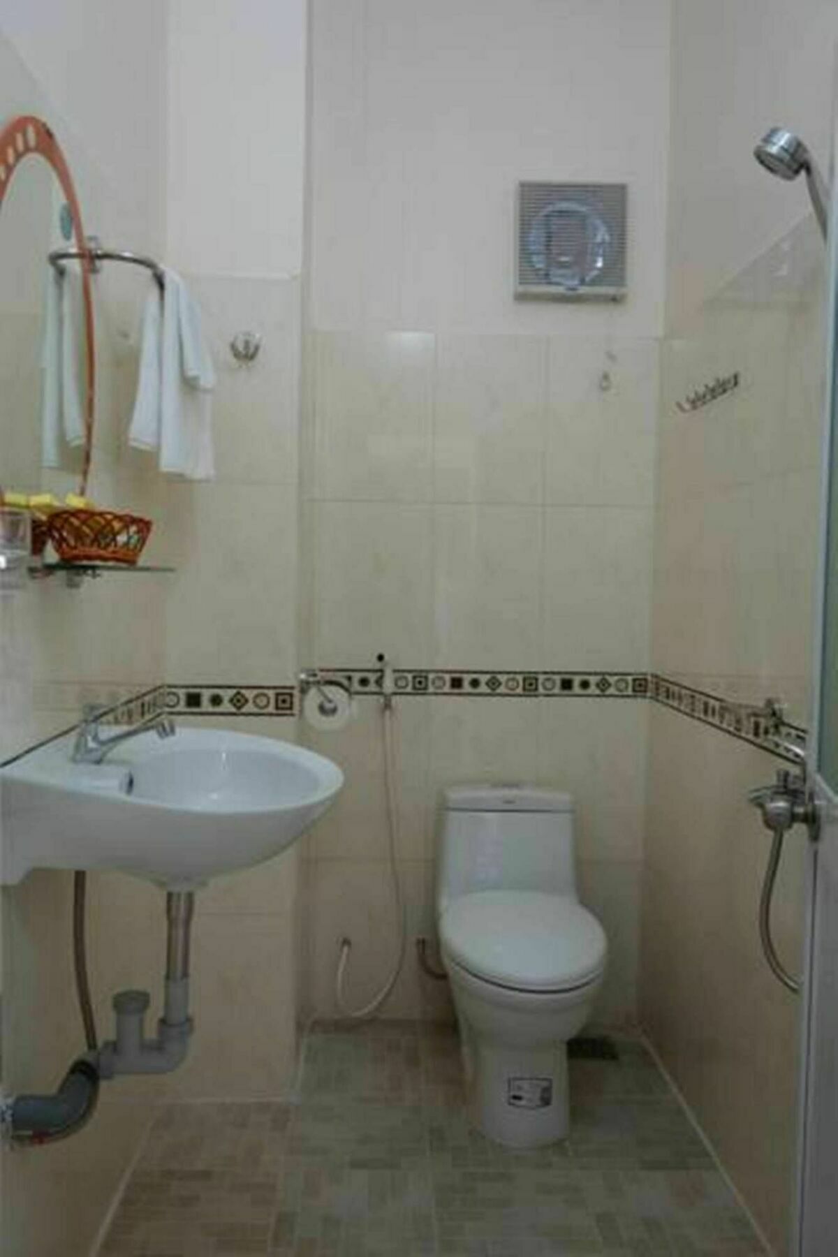 Huong Quang Guesthouse Дуонг-Донг Экстерьер фото