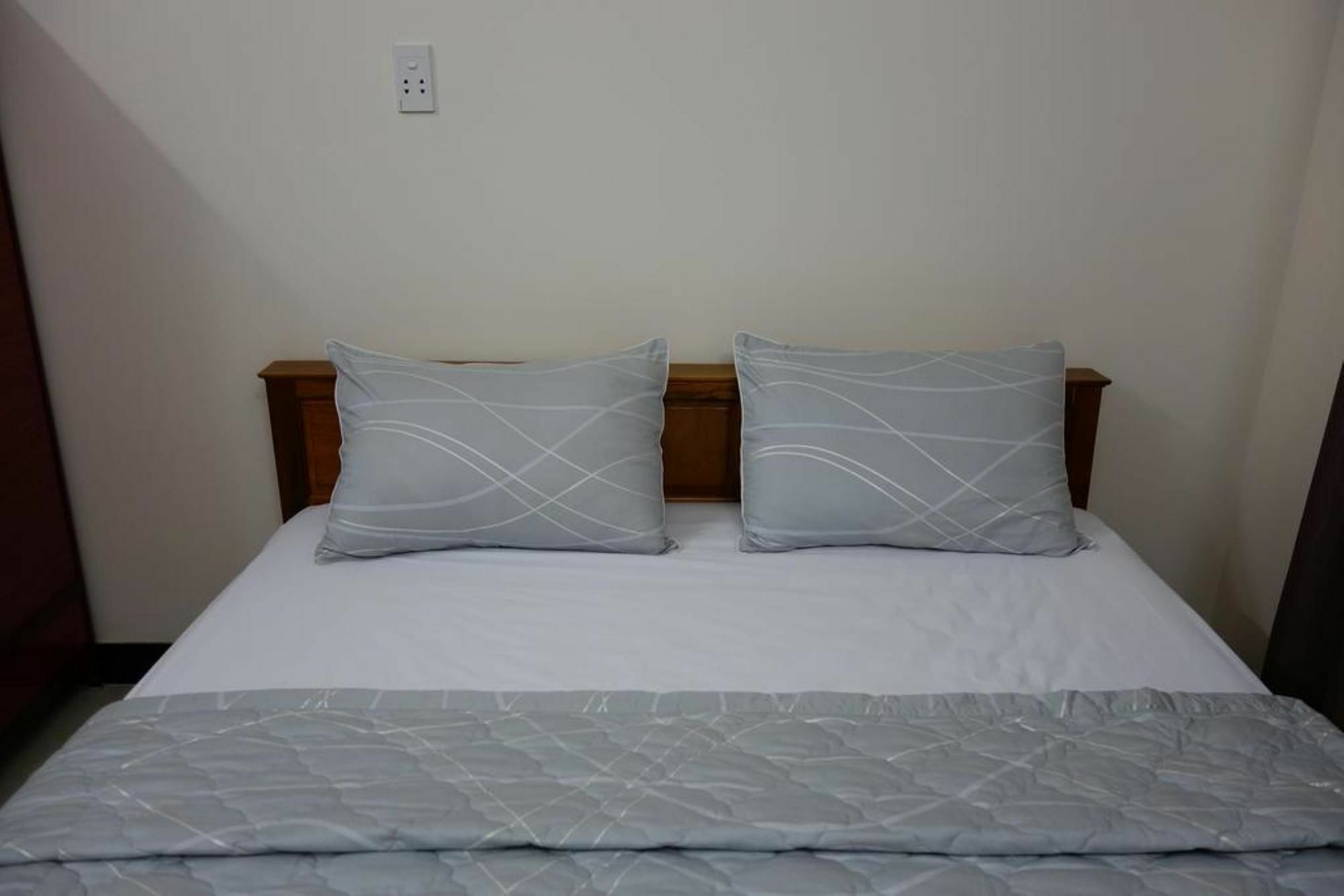 Huong Quang Guesthouse Дуонг-Донг Экстерьер фото